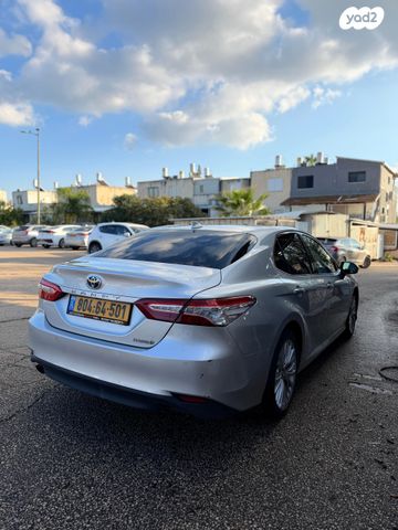 טויוטה קאמרי