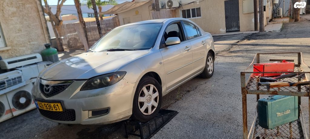 מודעת רכב מאזדה 3