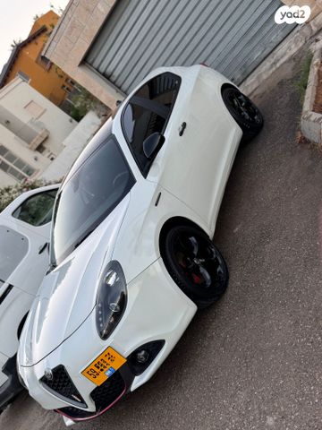 מודעת רכב אלפא רומיאו ג'ולייטה