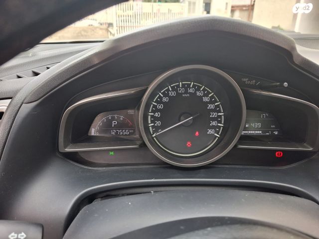 מודעת רכב מאזדה 3