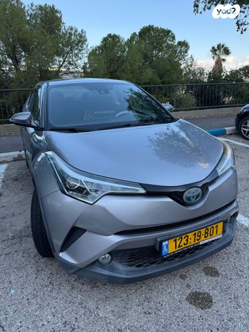 מודעת רכב טויוטה C-HR