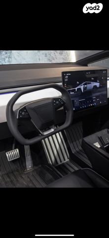 טסלה סייבטראק