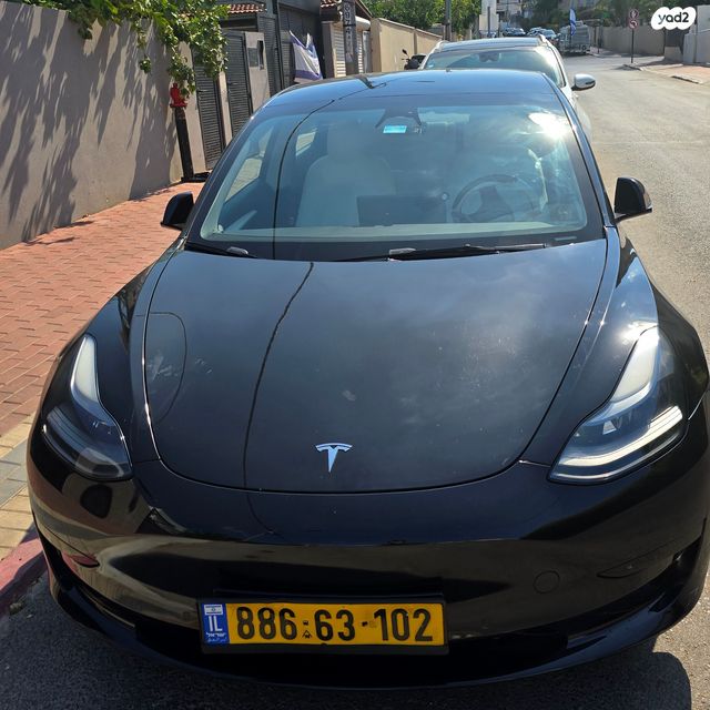 מודעת רכב טסלה מודל 3