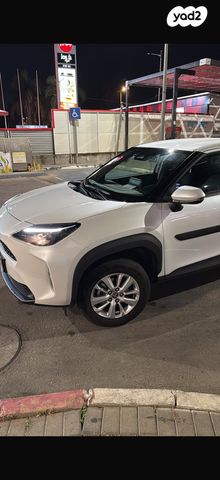 מודעת רכב טויוטה יאריס קרוס