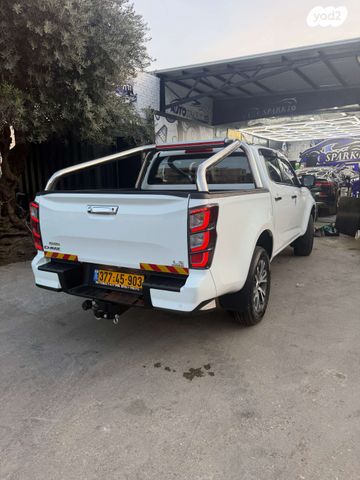 איסוזו די-מקס