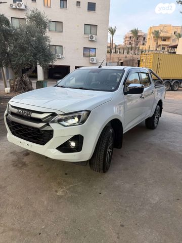 איסוזו די-מקס