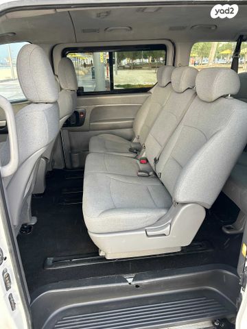 יונדאי H-1 / i800