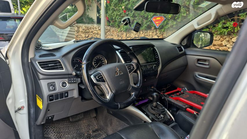 מיצובישי טרייטון / L200