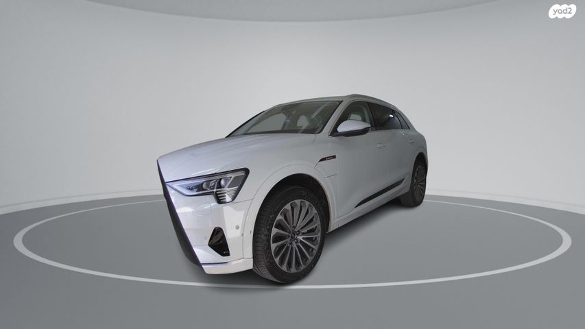 מודעת רכב אאודי E-tron