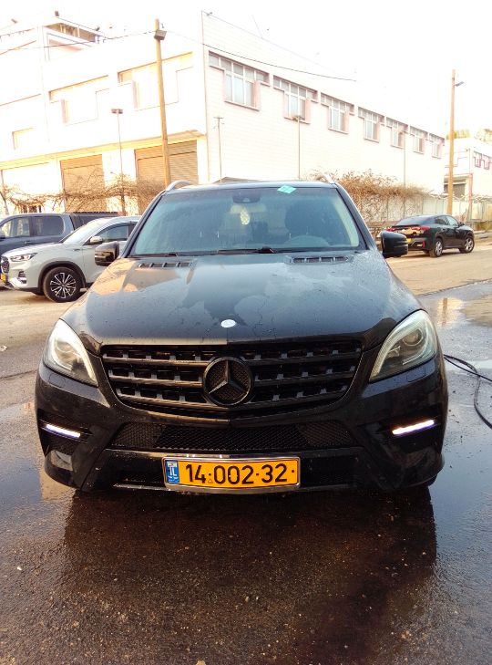 מודעת רכב מרצדס-בנץ ML