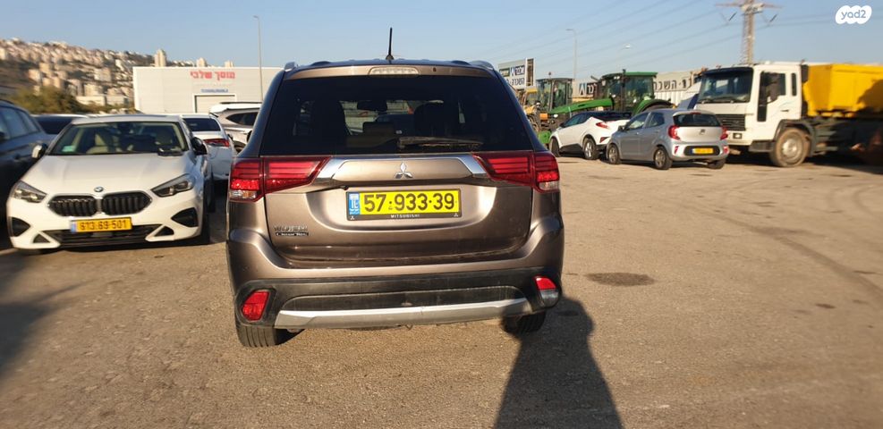 מודעת רכב מיצובישי אאוטלנדר 2