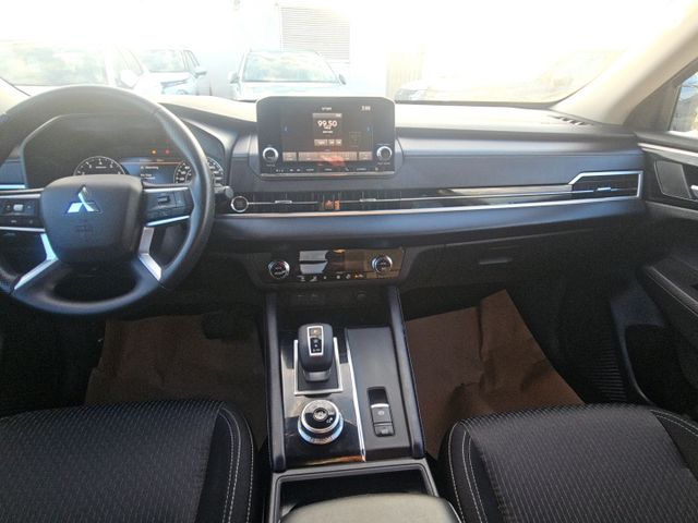 מיצובישי אאוטלנדר