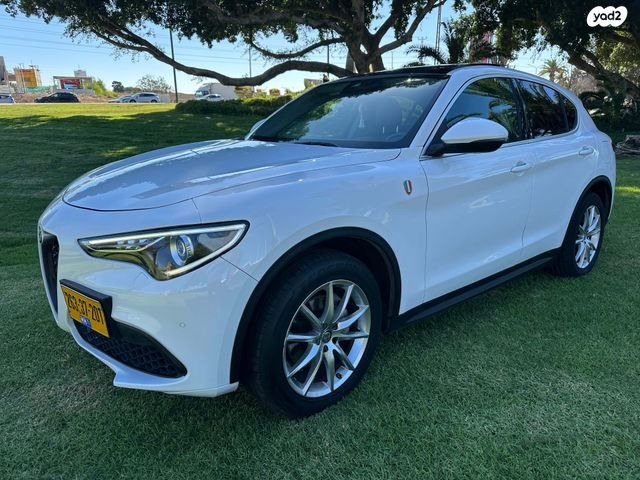 אלפא רומיאו סטלביו