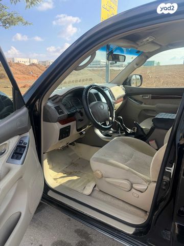 טויוטה לנד קרוזר