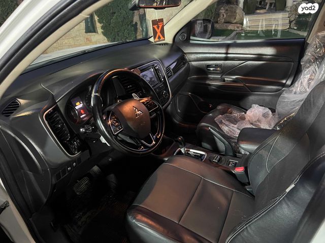 מיצובישי אאוטלנדר