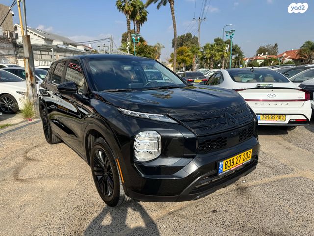 מיצובישי אאוטלנדר