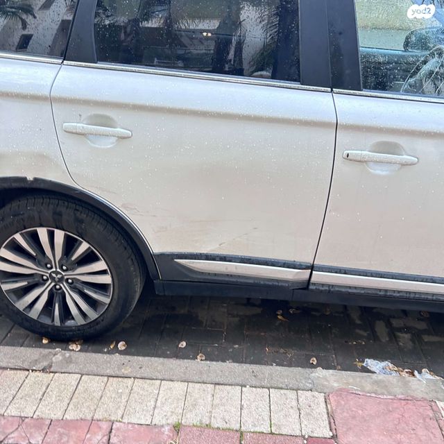 מודעת רכב מיצובישי אאוטלנדר