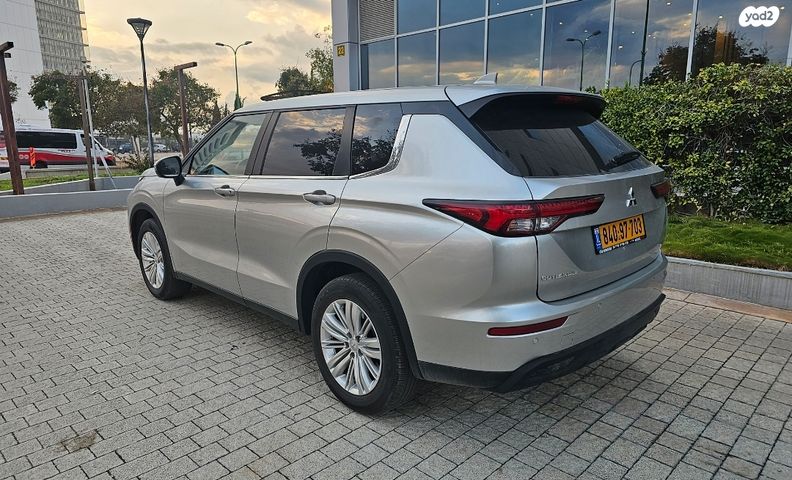 מיצובישי אאוטלנדר