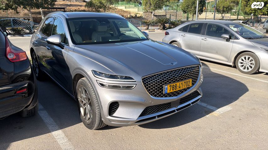 מודעת רכב ג'נסיס GV70