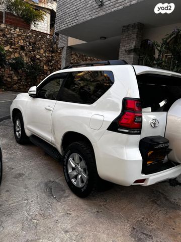 טויוטה לנד קרוזר