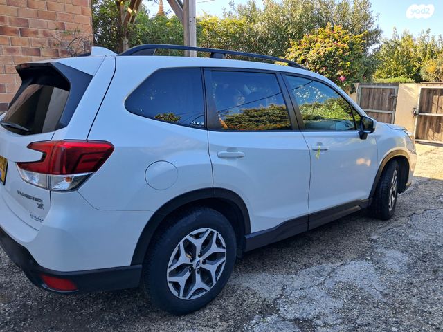 סובארו פורסטר