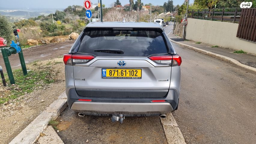 טויוטה RAV4
