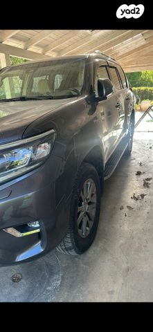 טויוטה לנד קרוזר