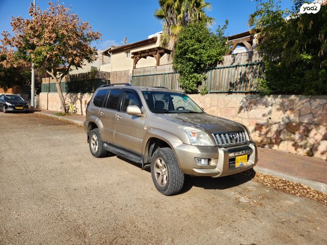 טויוטה לנד קרוזר