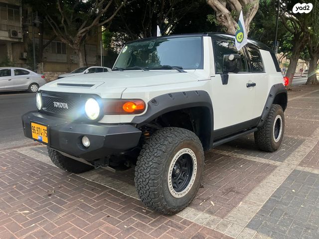 מודעת רכב טויוטה FJ קרוזר