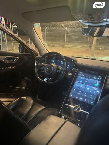 אם ג'י מארוול R