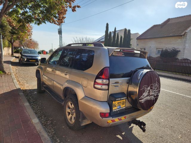 טויוטה לנד קרוזר