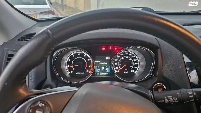 מודעת רכב מיצובישי ASX