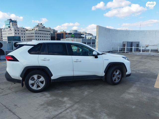 טויוטה RAV4