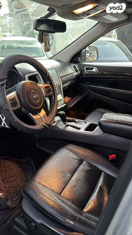 מודעת רכב ג'יפ גרנד צ'ירוקי 2