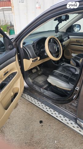 מיצובישי אאוטלנדר