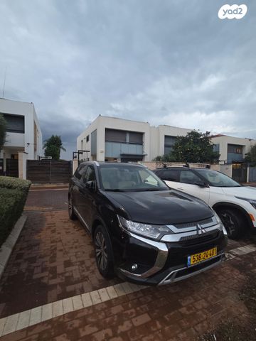 מיצובישי אאוטלנדר