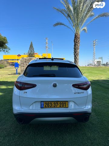 אלפא רומיאו סטלביו