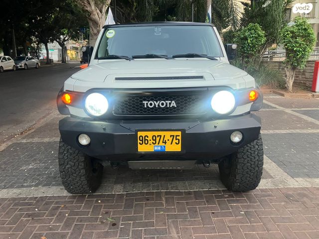 טויוטה FJ קרוזר