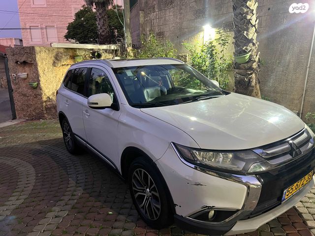 מיצובישי אאוטלנדר