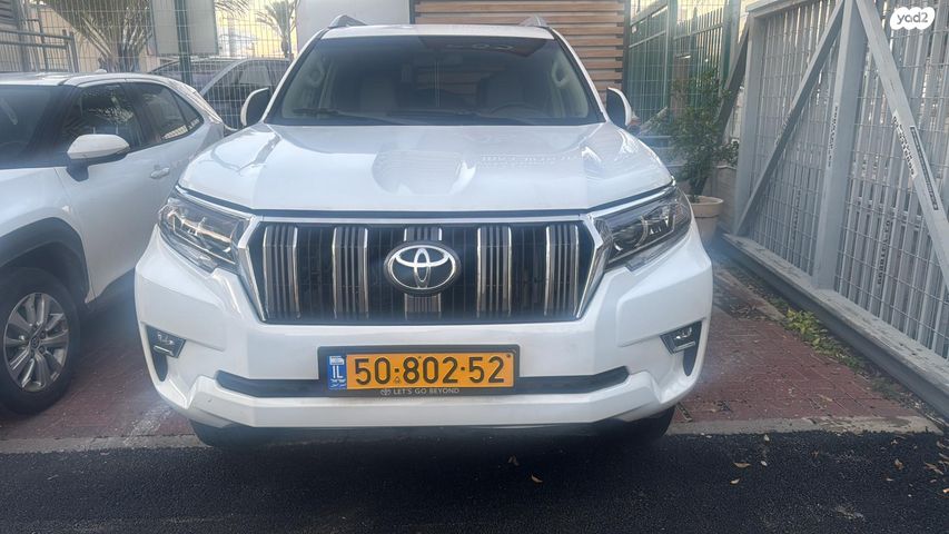 טויוטה לנד קרוזר