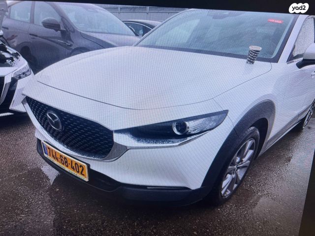 מודעת רכב מאזדה CX-30
