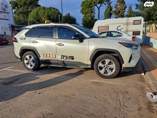 טויוטה RAV4