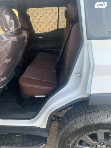 טויוטה לנד קרוזר