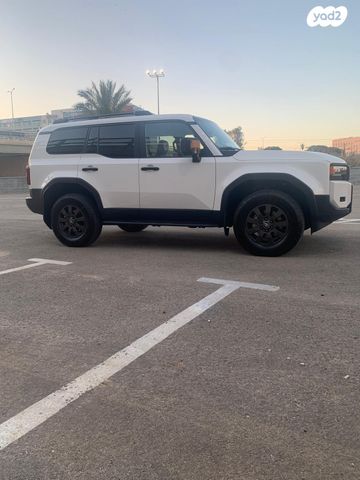 טויוטה לנד קרוזר