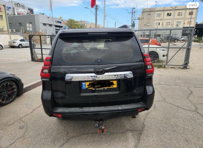 טויוטה לנד קרוזר