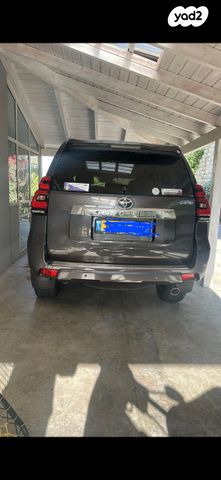 טויוטה לנד קרוזר