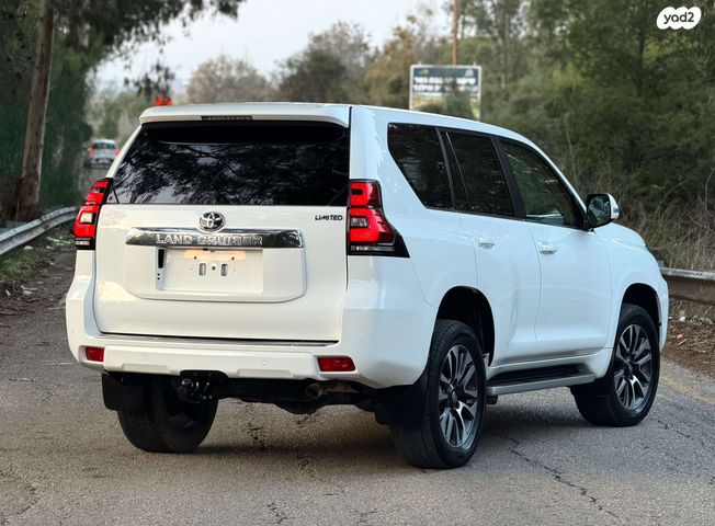 טויוטה לנד קרוזר
