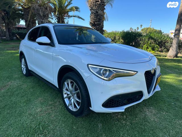 מודעת רכב אלפא רומיאו סטלביו