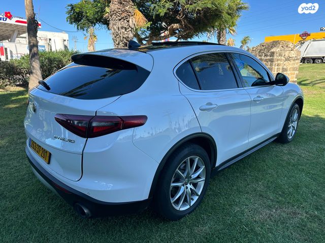 אלפא רומיאו סטלביו