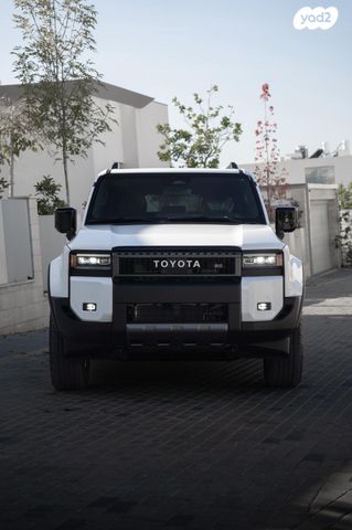 טויוטה לנד קרוזר